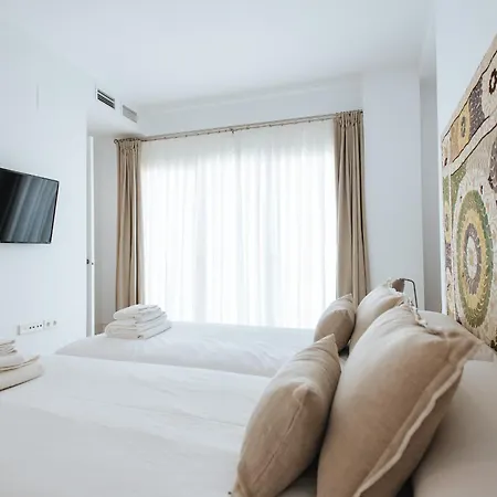 Eva Recommends Castellar Pool & Terrace Apartment