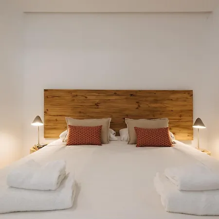 Eva Recommends Castellar Pool & Terrace Apartment *