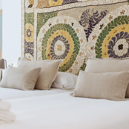 Eva Recommends Castellar Pool & Terrace Apartment *