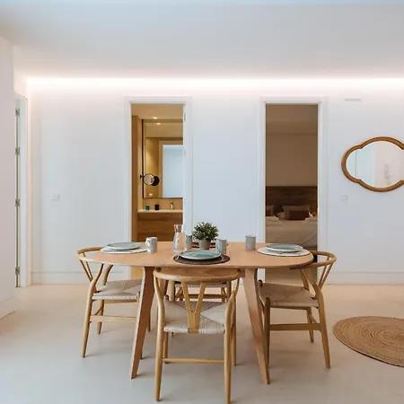 Eva Recommends Castellar Pool & Terrace Apartment