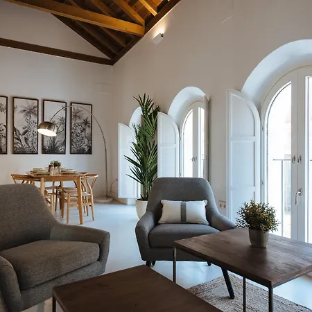 Eva Recommends Castellar Pool & Terrace Apartment