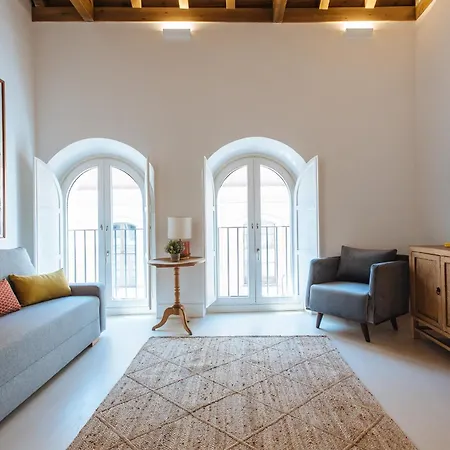 Eva Recommends Castellar Pool & Terrace Apartment